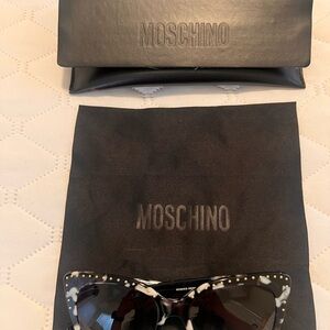 Moschino Monochrome Cat-Eye Sunglasses